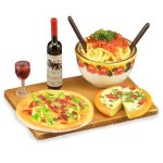 Miniaturowa pizza i spaghetti