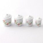 Miniaturowe pojemniki z pokrywkami