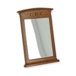 Miniaturowe lustro w drewnianej ramie