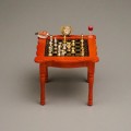 Miniaturowy stolik z szachami            R/825/1