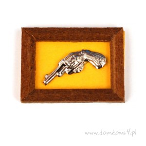 Pistolet w ramie