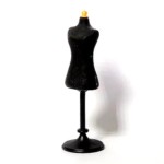 Miniaturowy manekin czarny