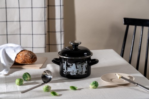 Garnek emaliowany MUMINKI "Moomin In The Kitchen" 1,5 L      1712-150-51