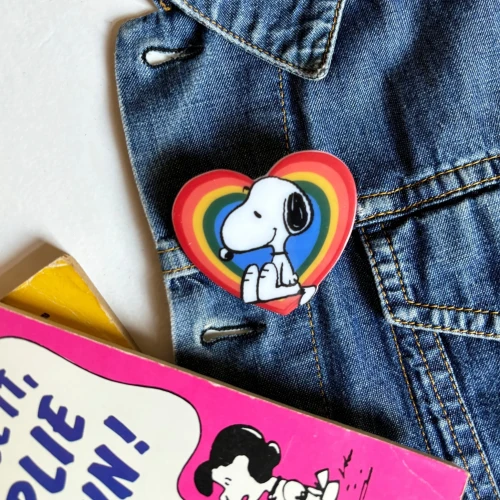 Broszka ozdobna PEANUTS "Snoopy Rainbow"