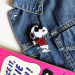 Broszka ozdobna PEANUTS "Snoopy Joe Cool"