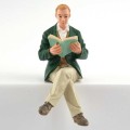 Miniaturowa figurka "Pan z książką"       DP204