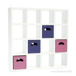 Miniaturowy regał biały z półkami