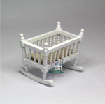 Miniaturowa kołyska biała