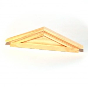 Miniaturowy drewniany portyk