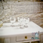 Miniaturowe kieliszki do wina