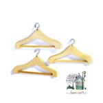 Miniaturowe wieszaki drewniane